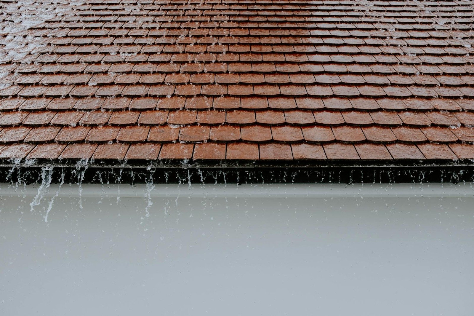 Roofing Materials Compared: Tile, Slate, Metal, and EPDM